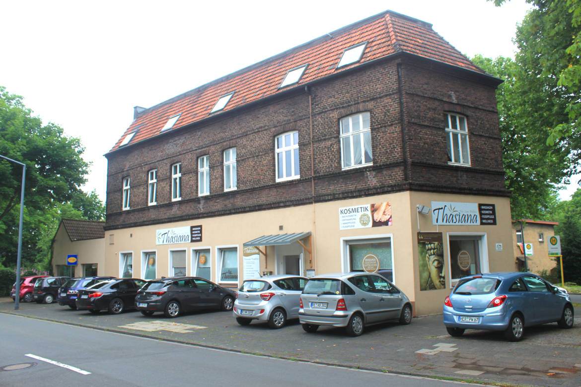 Thasiana-Gebäude-außen.jpg