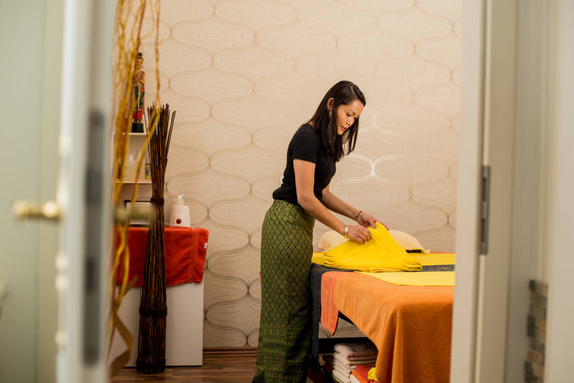 Thasiana-Massage-Vorbereitung.jpg