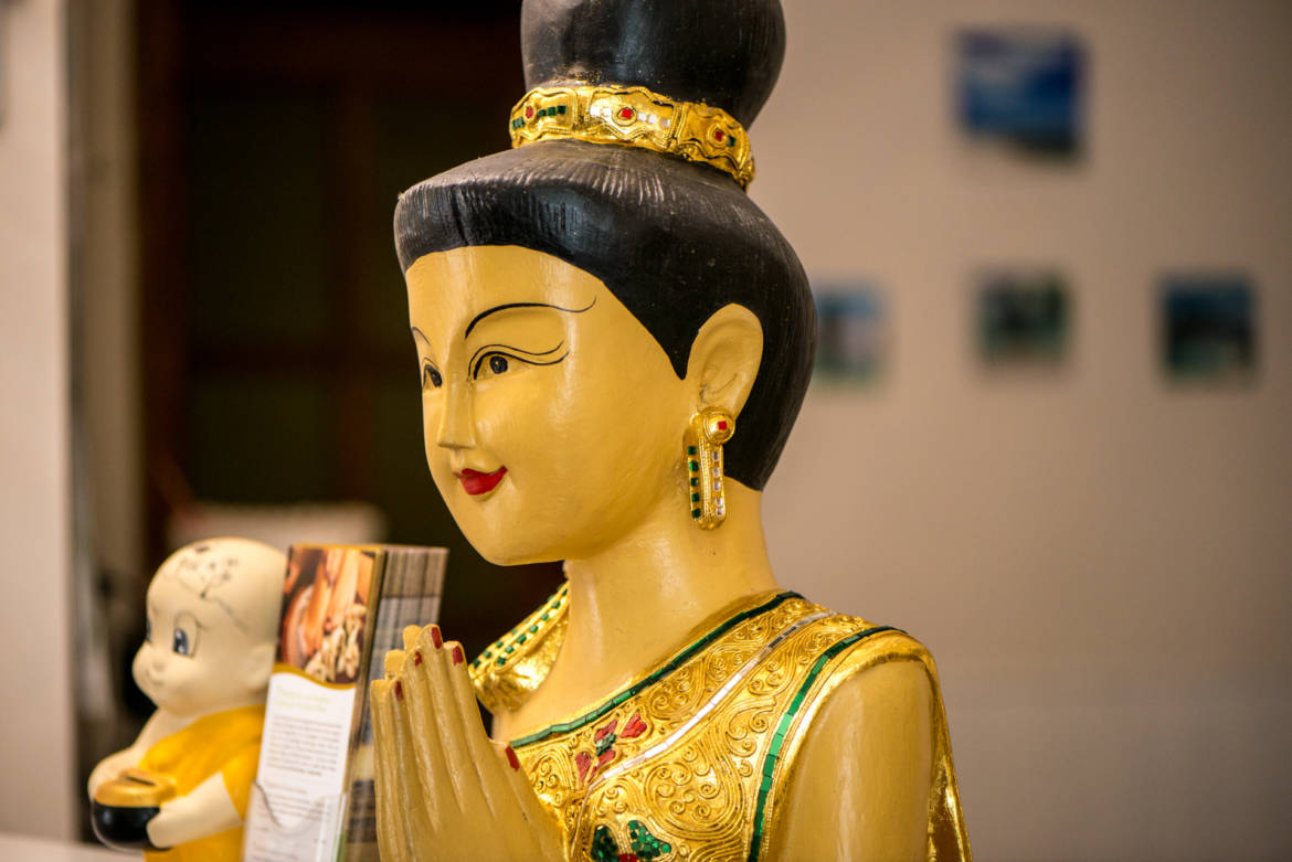 Thasiana-Salon-Statue.jpg